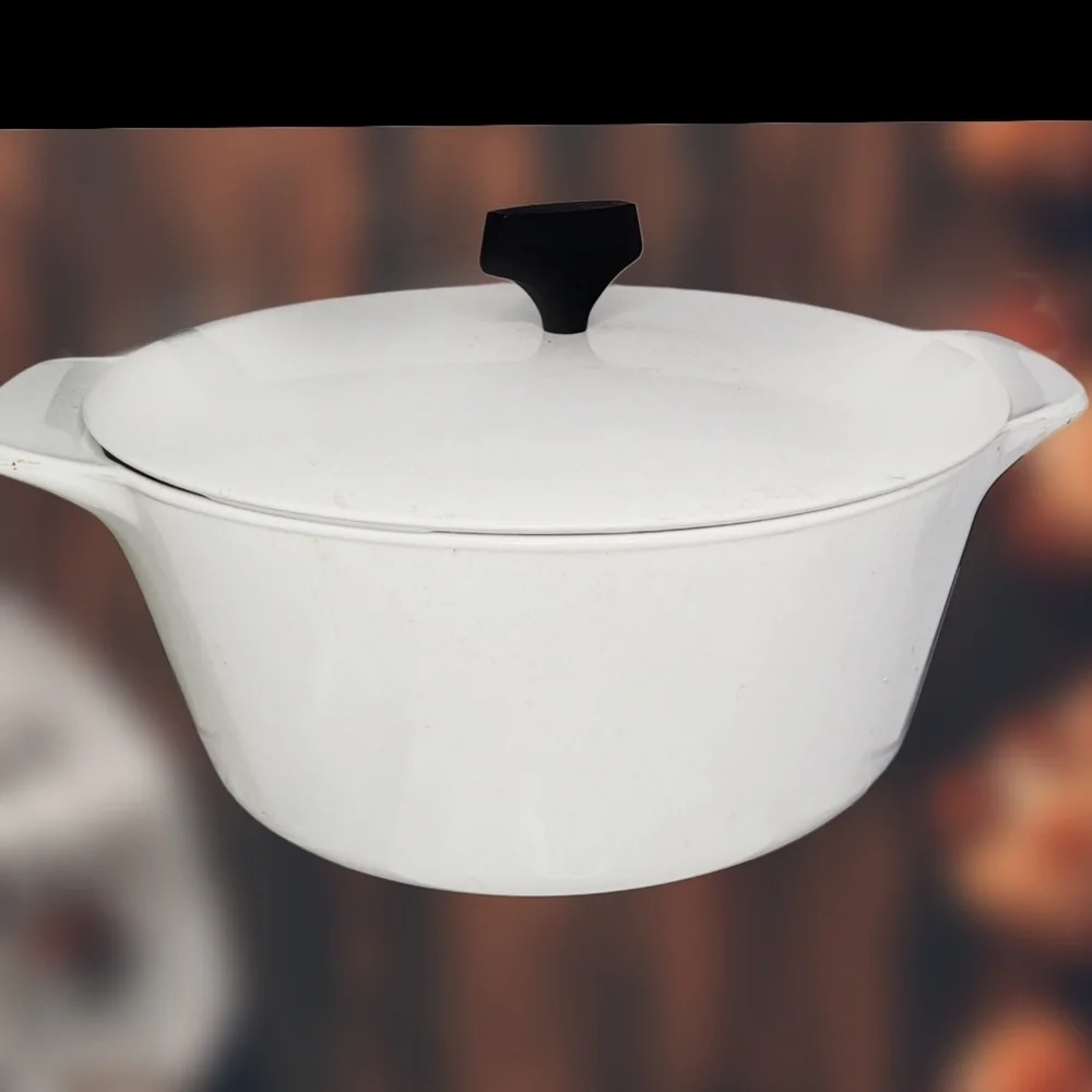 Vintage Corningware White 4qt Pot & 10